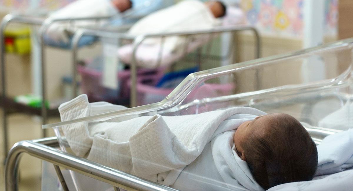 Hospital intercambió bebés por error y se dan cuenta 19 años después. Foto: Shutterstock