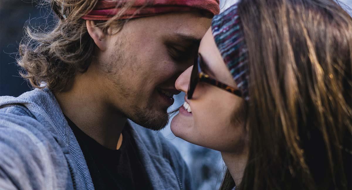 ¿Cómo funciona el “beso de bruja”?. Foto: Shutterstock